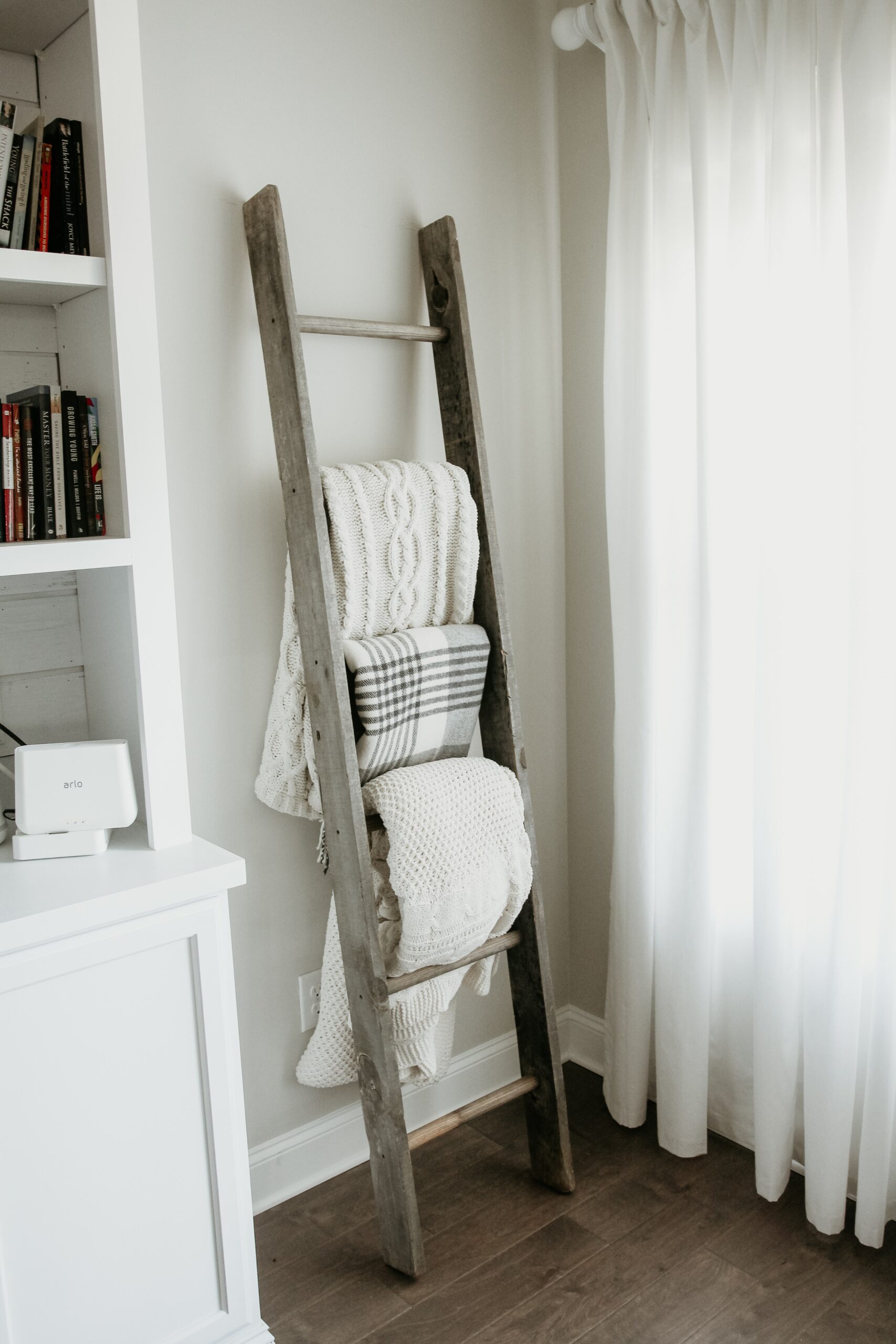 How to Make Your Own Wood Blanket Ladder