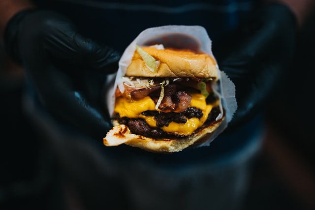 Good Eats: Homemade Venison Burgers