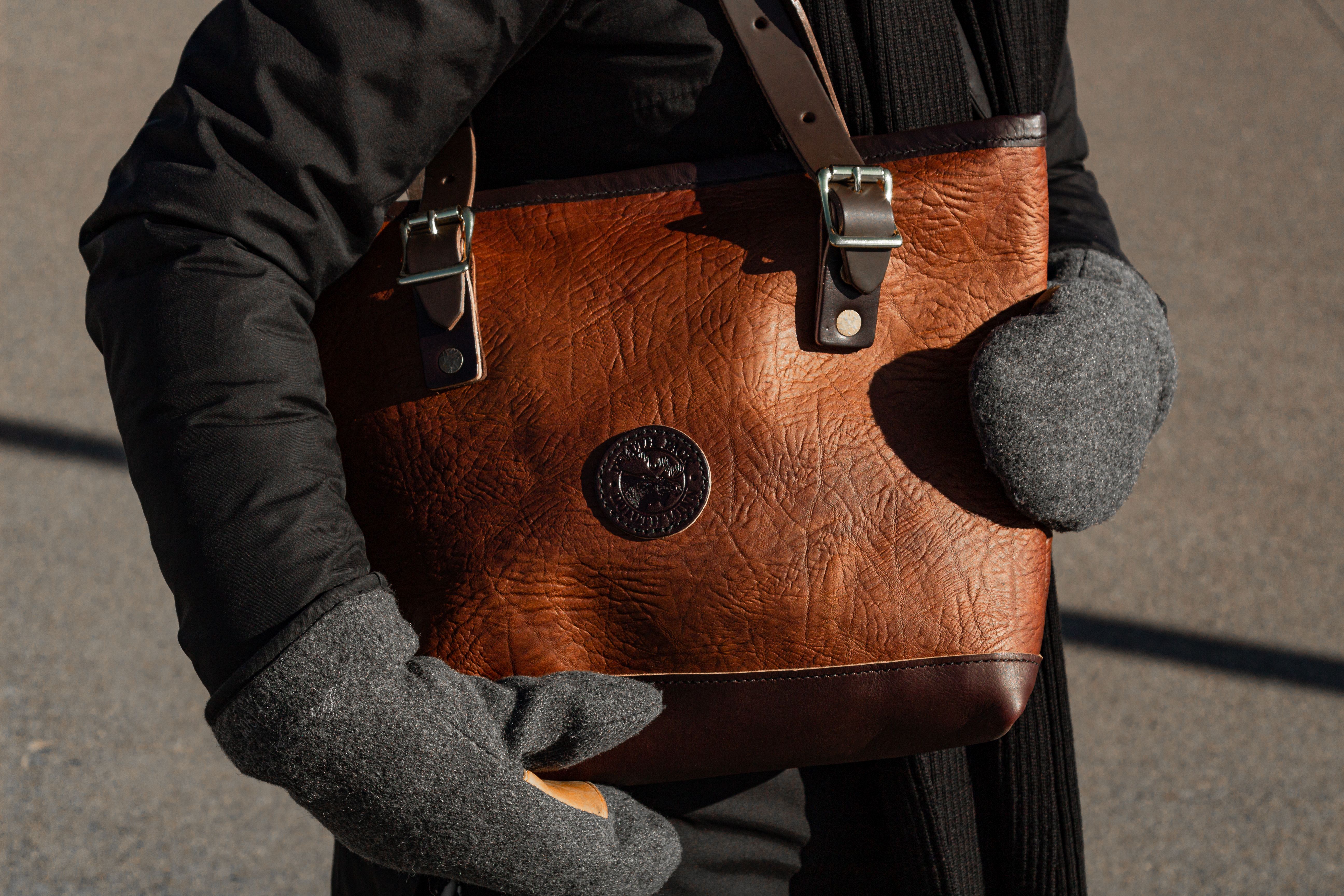 duluth leather tote