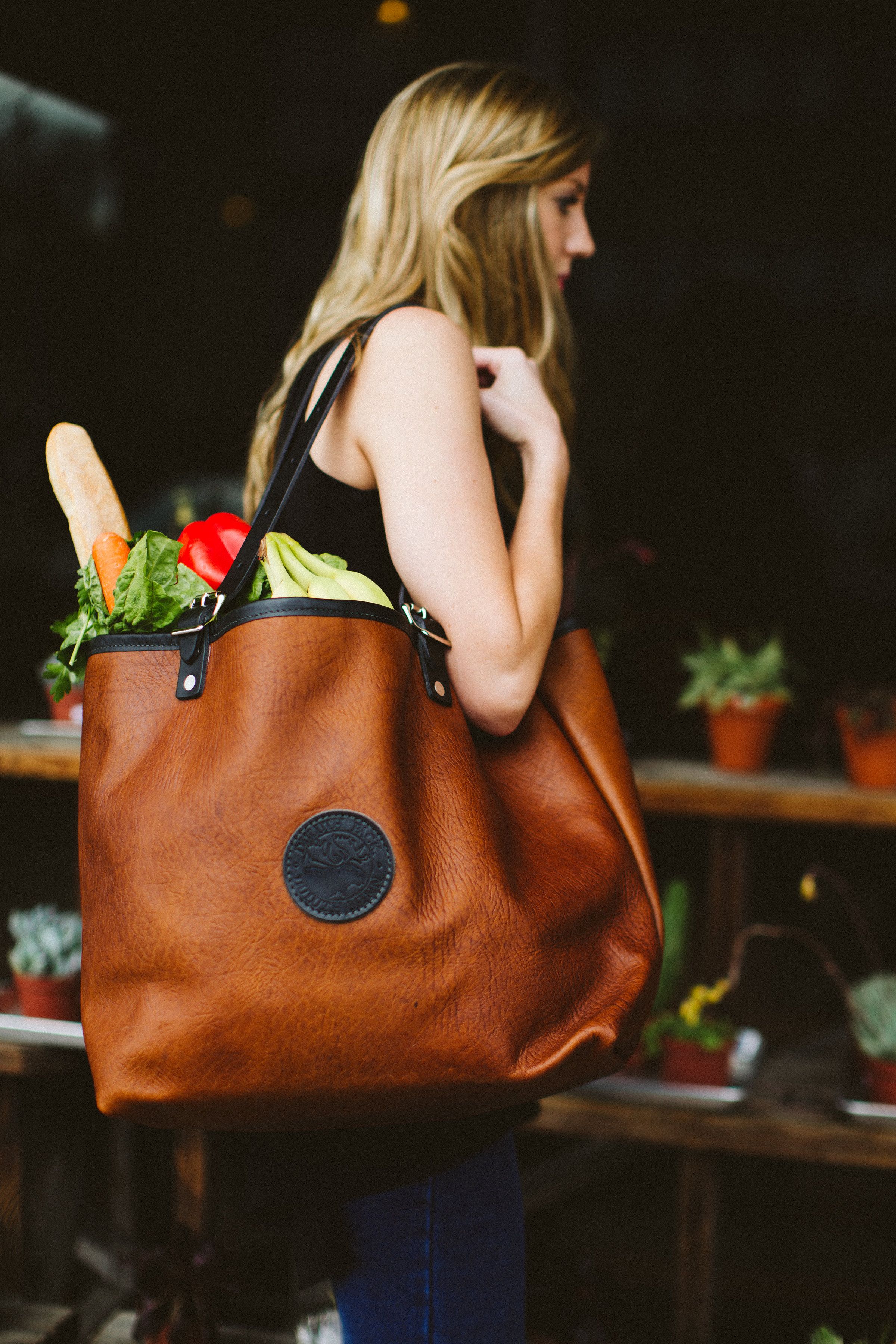 duluth leather tote